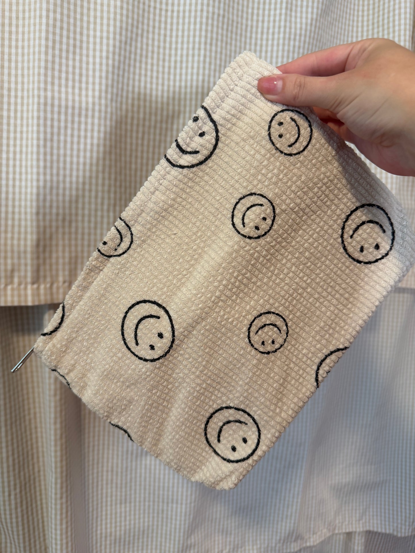 Tay Smiley Pouch