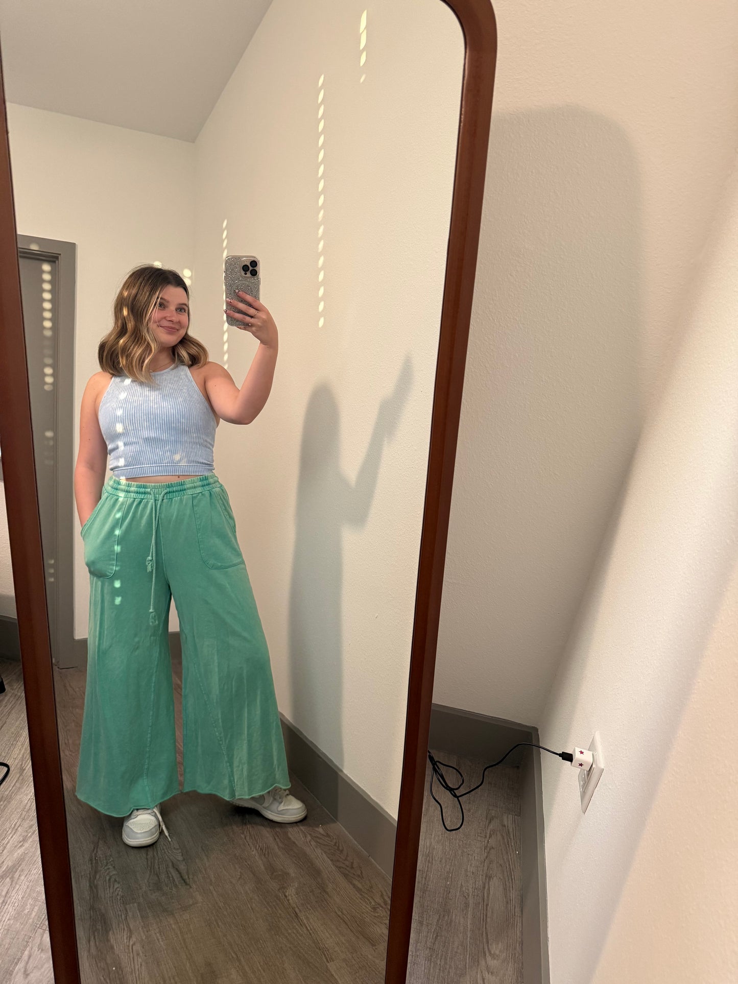 Daisy Racerback Crop