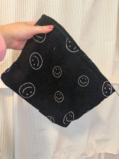 Tay Smiley Pouch