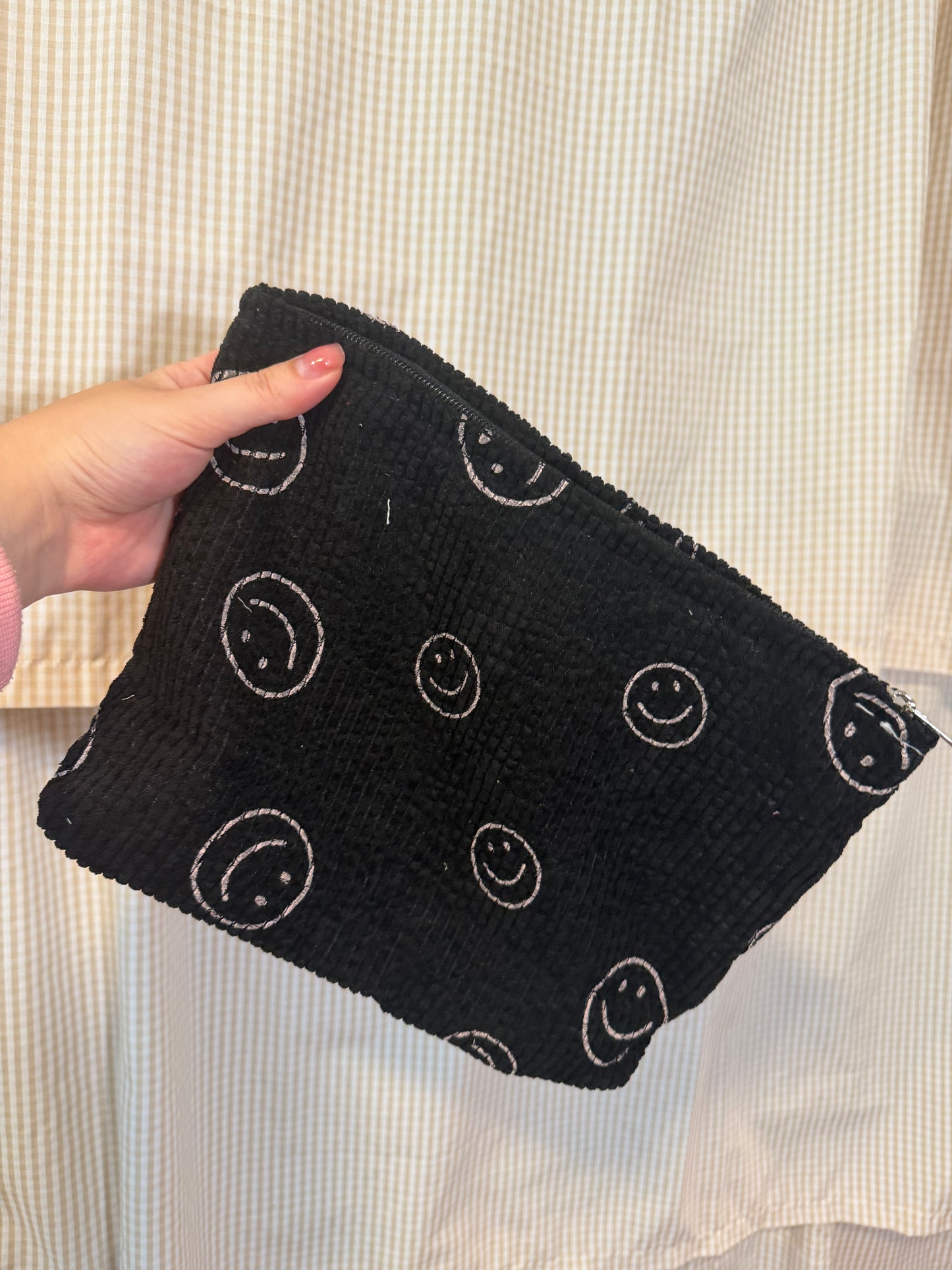 Tay Smiley Pouch