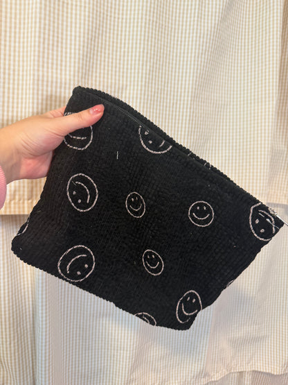 Tay Smiley Pouch