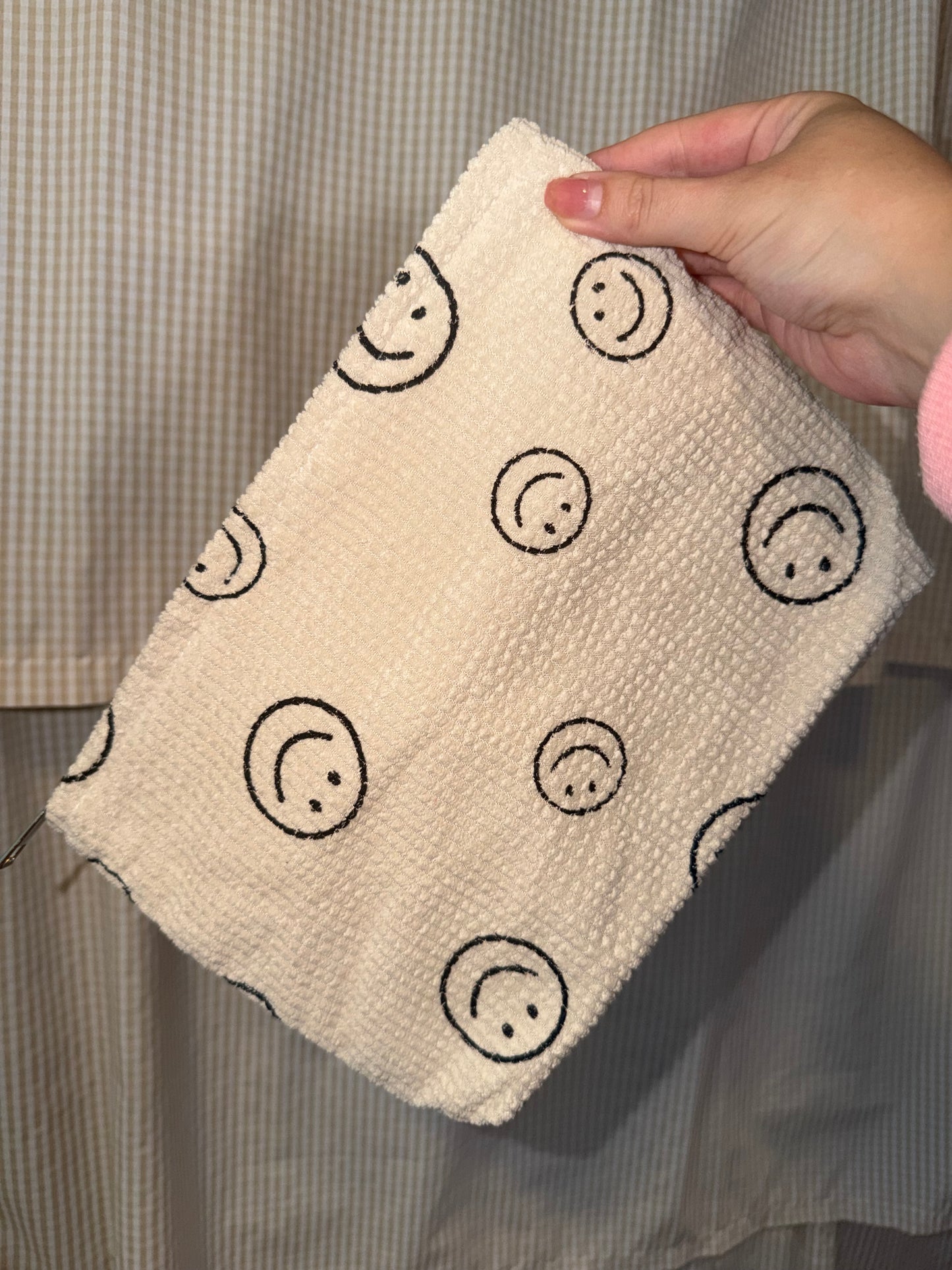 Tay Smiley Pouch